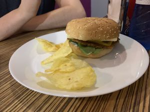 Burger with „cheese“ at La Mala Mujer in Madrid