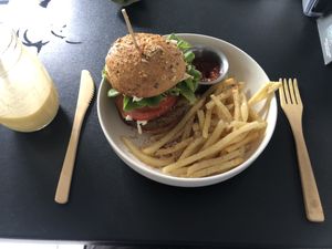 Burger and smoothie  at El Punto Vegano in Catano