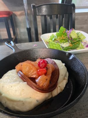 Vegan ham and pineapple over mashed potatoes at El Punto Vegano in Catano