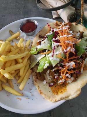 Gyro with fries at El Punto Vegano in Catano