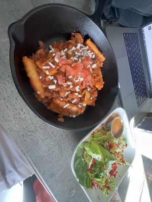 I was quite surprised on how good this actually was. Definitely recommend this pasta with impossible meat and homemade sauce. 10/10 #Veganuary at El Punto Vegano in Catano