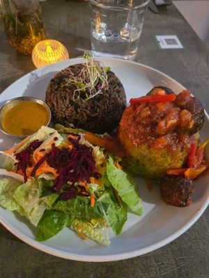 Mofongo con abondigas at El Punto Vegano in Catano