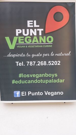 Los esperamos! at El Punto Vegano in Catano
