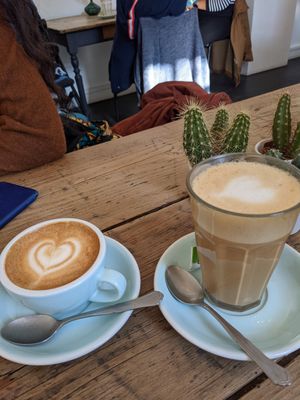 Capuccino & latte with oatmilk at Bloom in Luxembourg City