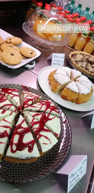 Some beautiful deserts at Foxy Factory in Villefranche-sur-saone