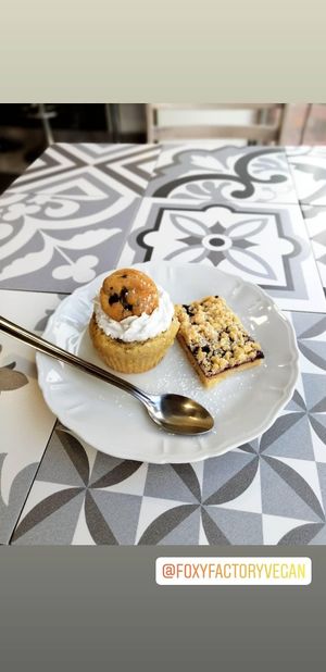 Blueberry shortbread and cookie styled cupcake at Foxy Factory in Villefranche-sur-saone