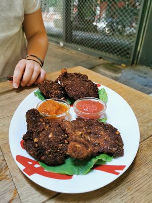 Hotwings including 2 different dips at The Others in Athens