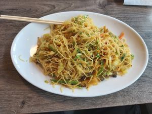 Chow-Mei Fun Singapore Style 🌶🥕 at Unit Su Vege in Philadelphia