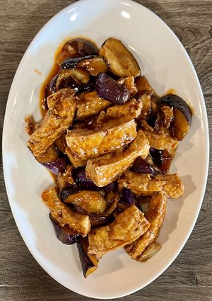 Eggplant tofu garlic sauce  #Veganuary at Unit Su Vege in Philadelphia