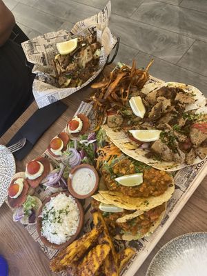 Sharing Platter with Dirty Fries  at The Hen's Teeth in Alicante