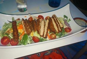 Salad with seitan and vegan aioli was delicious  at The Hen's Teeth in Alicante