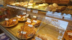 Selection at Vier Linden - Goldbrunnenplatz in Zurich