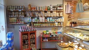 Shop at Vier Linden - Goldbrunnenplatz in Zurich