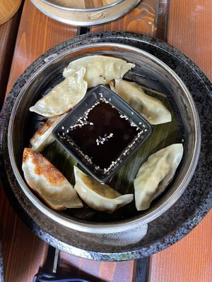 Mandu gebraten  at Feel Seoul Good in Berlin