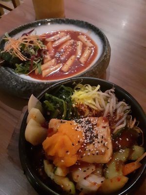 Tteokbokki and bibimbap with vegan "egg" at Feel Seoul Good in Berlin