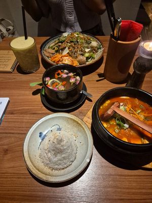 Rice Noodle Salad & Kimchi Soup at Feel Seoul Good in Berlin