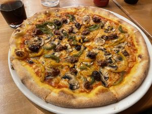 My pizza #Veganuary at Happiz - Monge in Paris