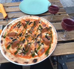 Vegan pizza. Definitely recommend the garlic basil sauce topping!  at Happiz - Monge in Paris