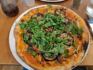 Big pizza, 14 Eur at Happiz - Monge in Paris