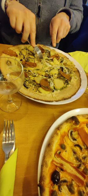 pizza grand format aubergine tomate pomme de terre at Happiz - Monge in Paris