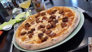 Pizza delicious ! beyond meat  at Happiz - Monge in Paris