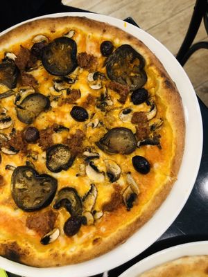 Pizza Beyond Meat at Happiz - Monge in Paris