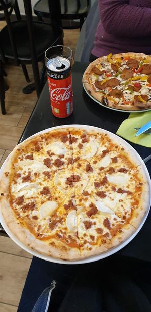 Cheese and fake beef at Happiz - Monge in Paris