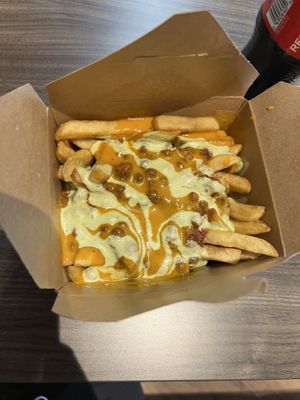 “chili cheeze fries@ at Vegan Junkie - Tavern Flower Food Truck in Fort Lauderdale
