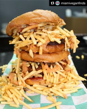 100% Plant Based, Organic, Handmade Superfood Burgers
Come & Experience a variety of options from classic to Latin inspired burgers.  at Vegan Junkie - Tavern Flower Food Truck in Fort Lauderdale