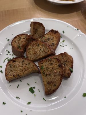 Knoblauchbrot  at Hirscheneck in Basel