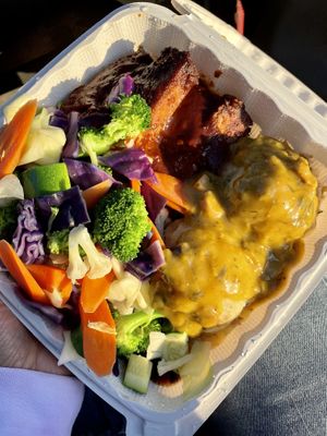 Special: BBQ Tofu d’beest at Dharma's in Capitola