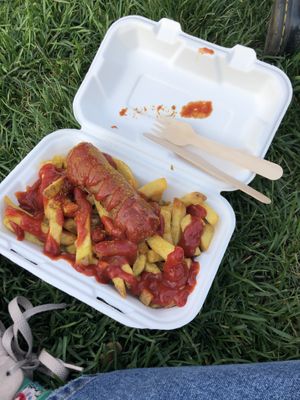 Beyond Meat Currywurst mit Pommes at Yoyo Foodworld in Berlin