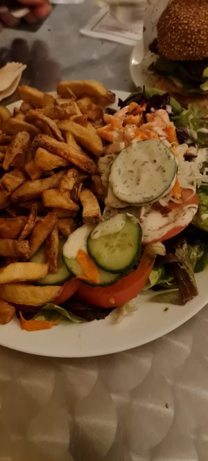 Pommes 🍟 mit Salat (salad was nothing special) at Yoyo Foodworld in Berlin