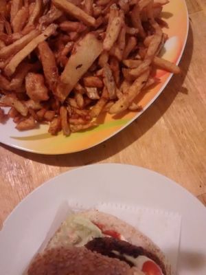 Great fries at Yoyo Foodworld in Berlin