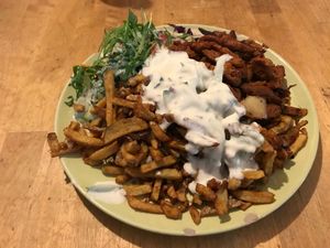 Gyrospfanne large! So much food at Yoyo Foodworld in Berlin