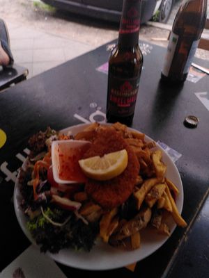 Schnitzel teller at Yoyo Foodworld in Berlin