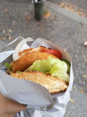 Burger from yoyo at Yoyo Foodworld in Berlin