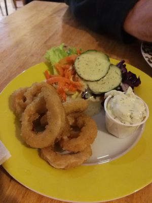 Only 6 tiny greasy rings for 3.80€ at Yoyo Foodworld in Berlin