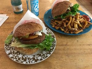 vegan burgers at Yoyo Foodworld in Berlin