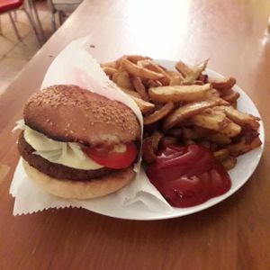 Vegan Cheese burger at Yoyo Foodworld in Berlin