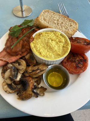 Vegan rainbow breakfast at My Rainbow Dreams in Dickson