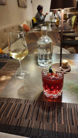 Calice di prosecco e Infuso ai frutti di bosco con correzione al rum at GingerGi in Padua