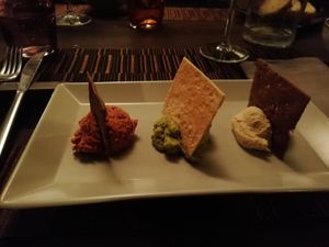 Hummus di ceci, Hummus di piselli, Hummus di pomodori secchi at GingerGi in Padua