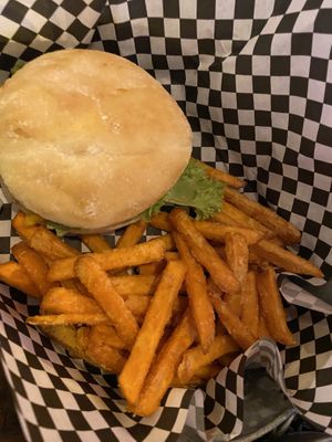 Sweet potatoes and burger  at The Began in Valencia