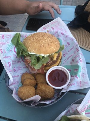 Cheeseburger and chicken nuggets  at The Began in Valencia