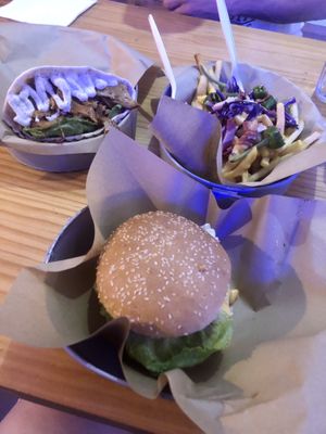 Veganbab, doble cheese vegan y patatas beganisimas  at The Began in Valencia