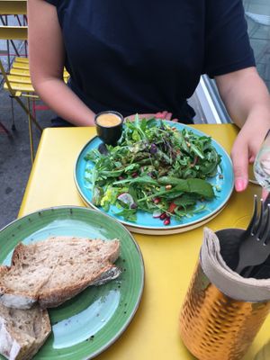 summer salad with asparagus at Plain in Vienna