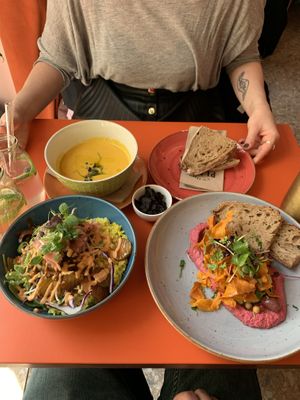 Diverse vegan dishes   at Plain in Vienna