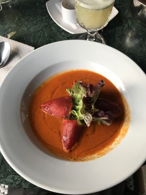 Pimentones rellenos con paté de champiñones en salsa vizcaína at Bidasoa Restaurant at Hotel Bidasoa in Santiago