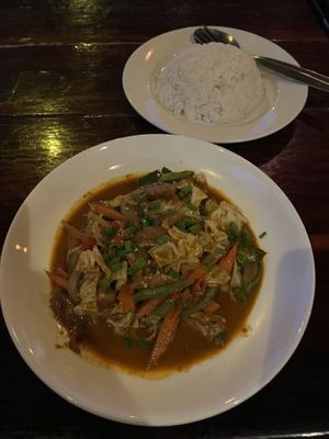 Spicy red curry  at Mama Leuah in Don Det